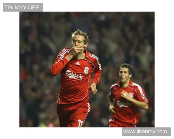 足球明星在俱乐部光辉岁月落幕正式退役引发球迷热议与怀念